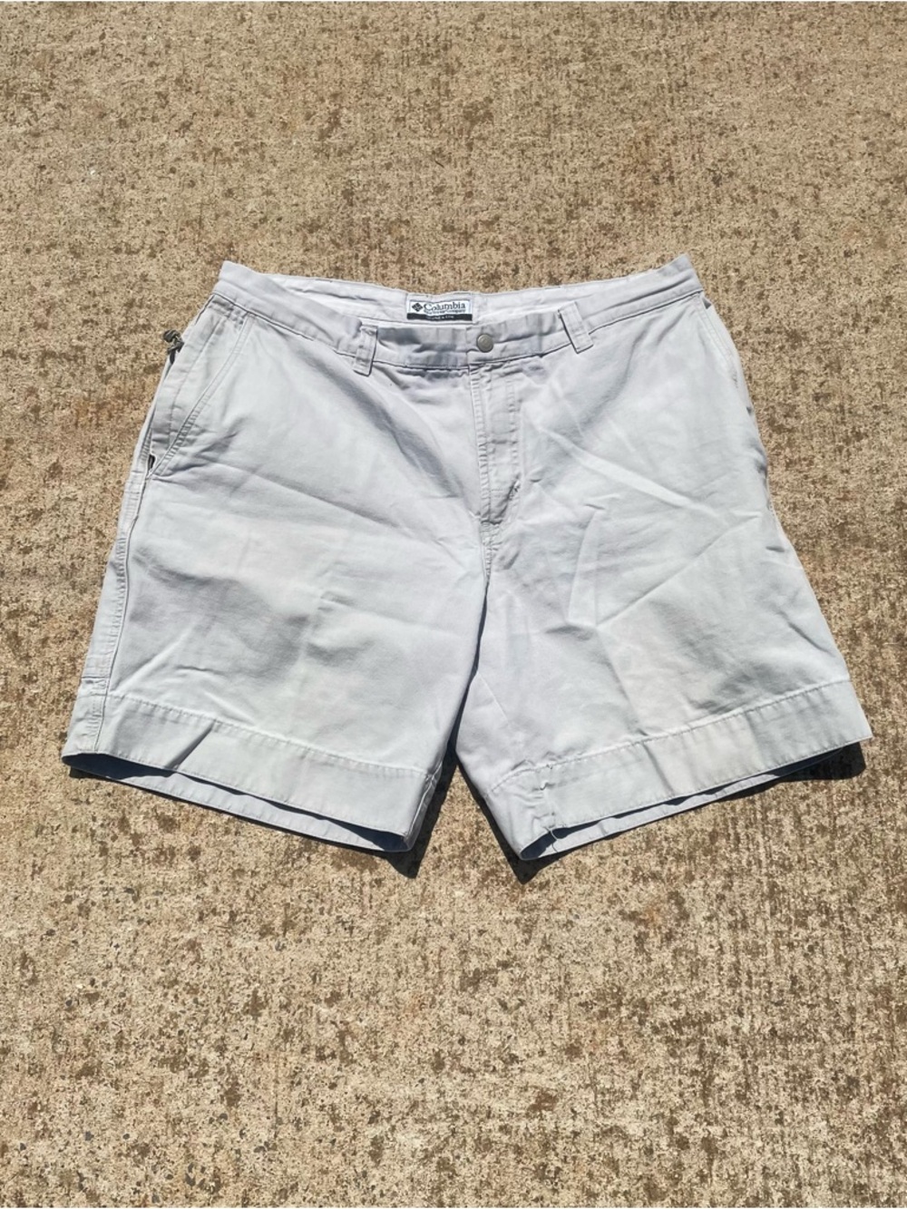 Columbia Men's Light Gray Casual Chino Shorts